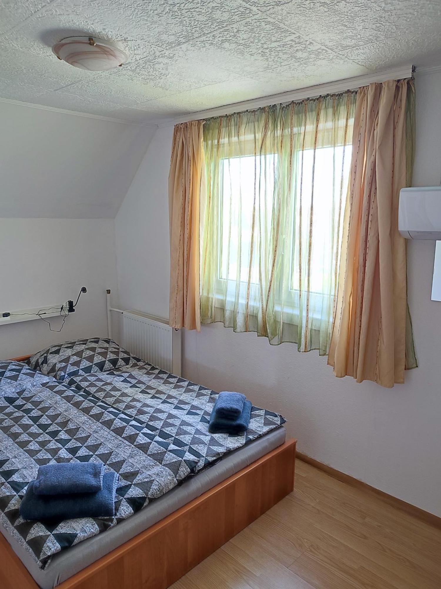 Aranyharmat Apartman Balatonlelle Exteriör bild